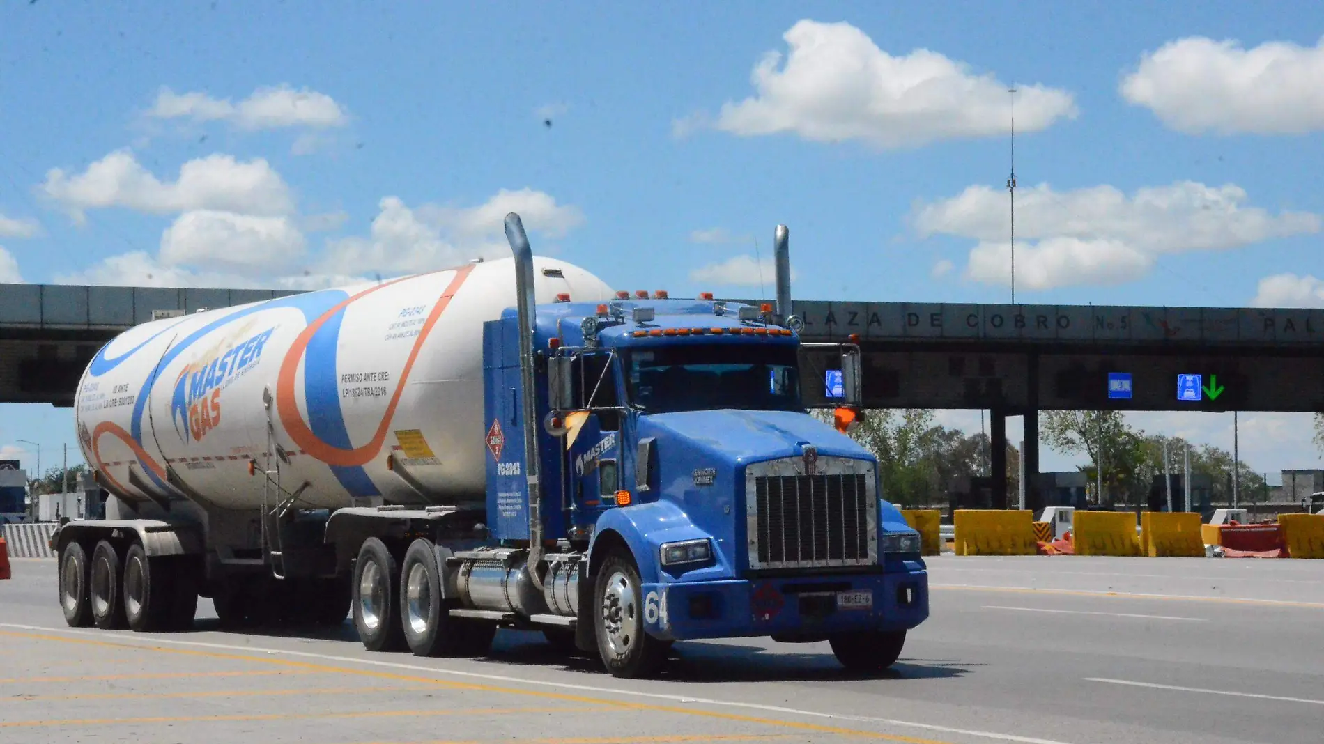 Transportistas de carga pesada se ven afectados con el alto precio del di_sel. 